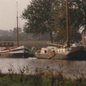 ingezonden door Geke Mol-Hagewoud - Afgemeerd in het kanaal Giethoorn