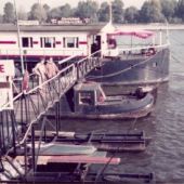 afkomstig uit fotoarchief van Anne Tjerkstra - Door Lammert Zwaga in Keulen ontdekt als ponton, 1983
