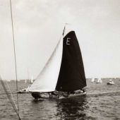 afkomstig uit het Fries Scheepvaartmuseum - In de SKS voor Earnewâld op de Snitser Mar, 1969
