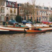 ingezonden door Frits J. Jansen - Het laatste woonskûtsje in de Leeuwarder grachten, 1999