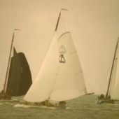 afkomstig uit fotoarchief Jilt Heidstra - Tijdens Lemmer Ahoy kruist Eildert Meeter voor de 'Hoop op Zegen' van Johannes Taekema langs, 1986