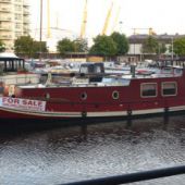 ingezonden door Sikke Heerschop - In Engeland te koop liggend, London Docks Canary Wharf (2013)
