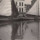 afkomstig van het Fries Scheepvaartmuseum - Schip zonder zeil van Folkert de Jong uit Schraard
