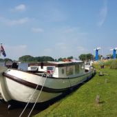 ingezonden door Germen Geertsma - Als recreatieschip liggend bij de Heresyl in Terherne, 2016