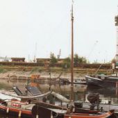 ingezonden door Henri Platje - Aankomst van de 'Goede Verwachting' in Ruhrort bij Duisburg om een stormvaste ligplaats te krijgen in het binnenvaartmuseum, 29-07-1994.