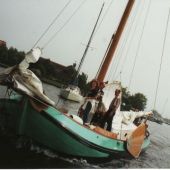 ingezonden door Jelle Hummel te Lemmer - De 'Hoop op Zegen' varend vanuit Lemmer richting PM-kanaal, 2000